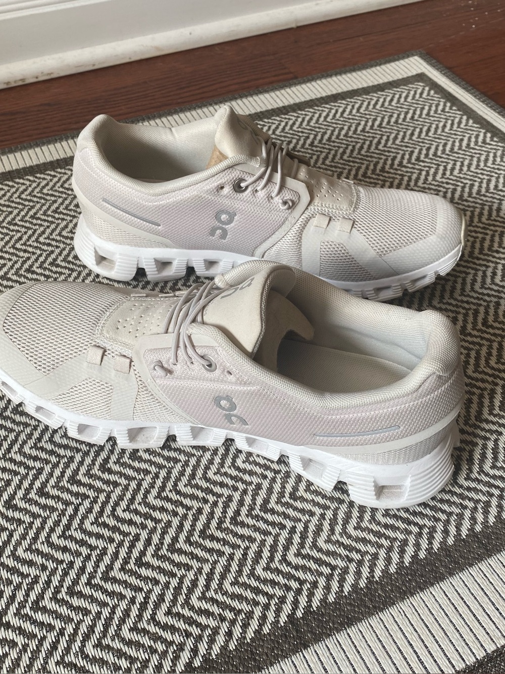 On Cloud 5 Sneakers (Colorway: Pearl and White; Women’s Size 8) - Picture 8 of 12